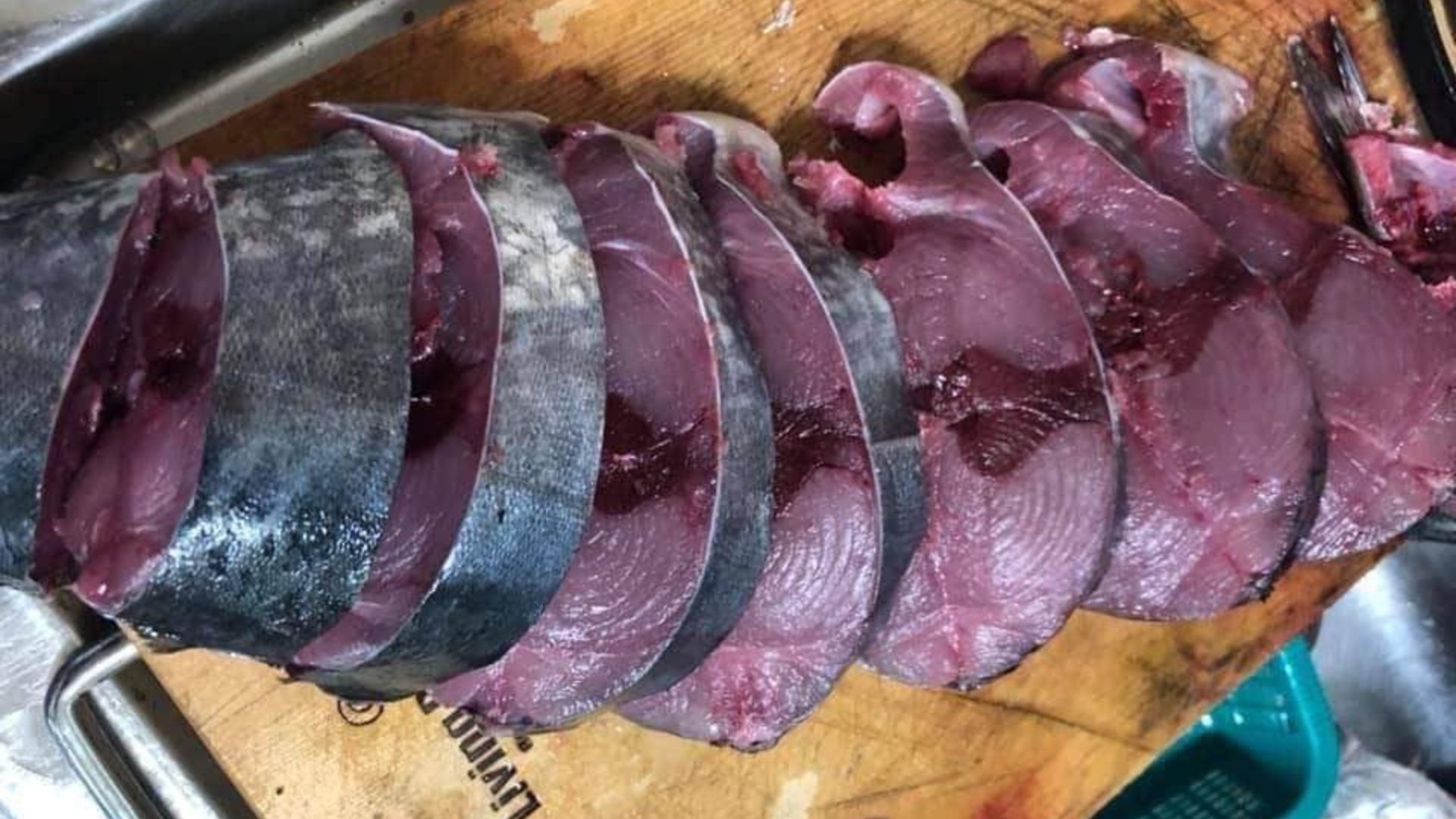 Cá ngừ cắt khoanh