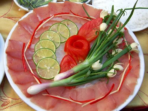 Cách làm cá ngừ đại dương ăn sống mù tạt chuẩn nhà hàng - Hải sản Sài Gòn