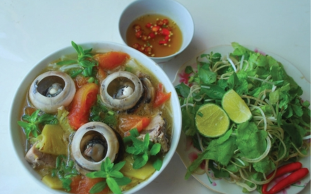 Nấu canh chua mắt cá